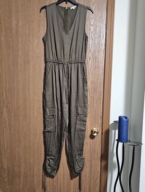 Gilli Olive Green Sleeveless Utility Jumpsuit